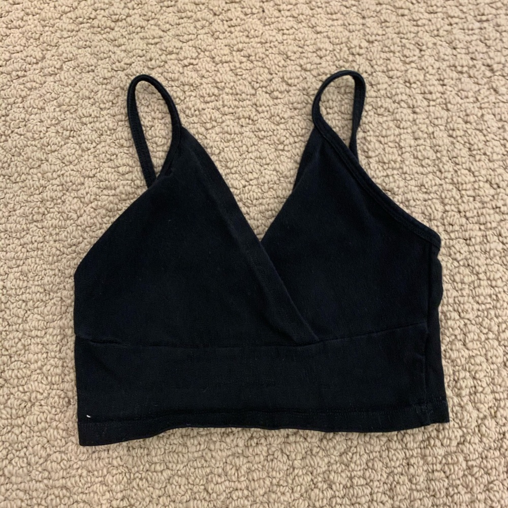 black cropped tank